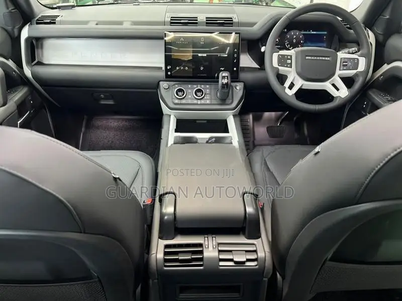 Land Rover Defender XE Dynamic 2026