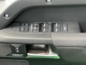 Land Rover Defender XE Dynamic 2026