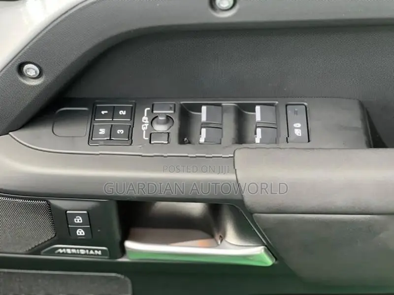 Land Rover Defender XE Dynamic 2026