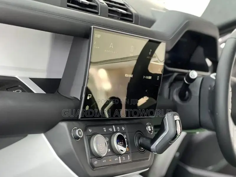 Land Rover Defender XE Dynamic 2026