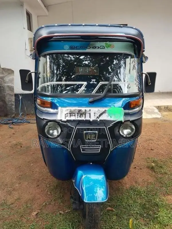 Bajaj RE 2015