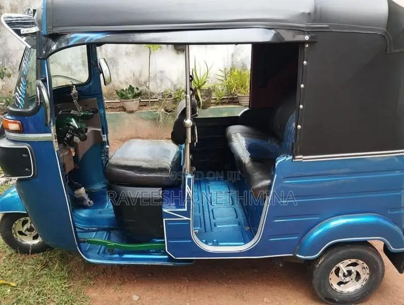 Bajaj RE 2015