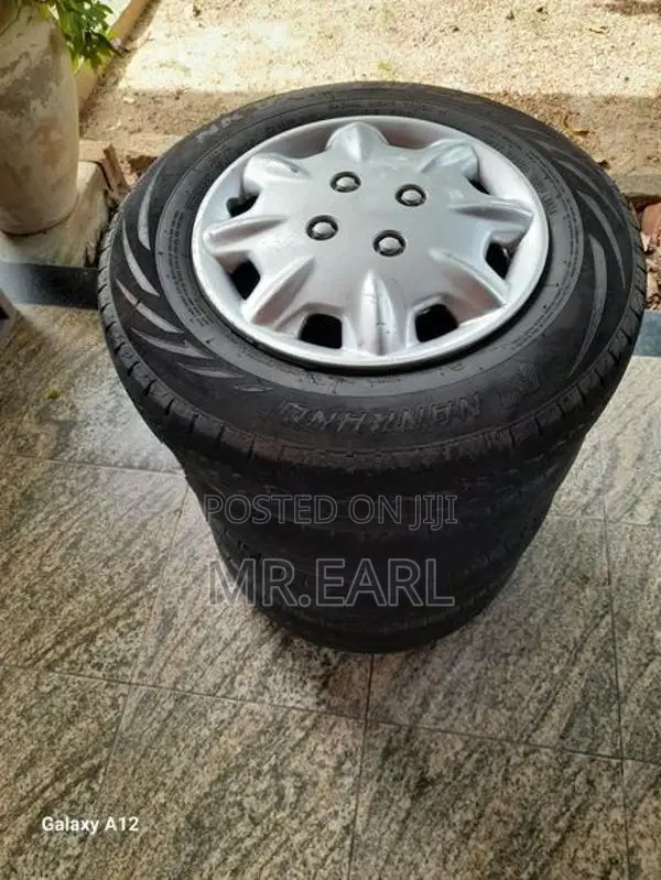 165/13 රිම් සමග ටයර්