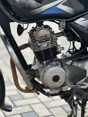 Bajaj CT100 2013