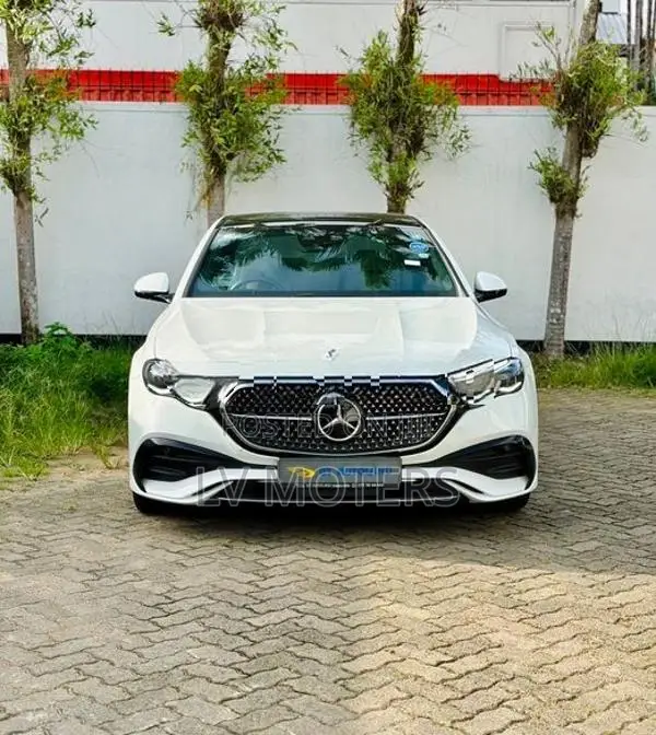 Mercedes Benz E200 AMG Premium Plus 2025