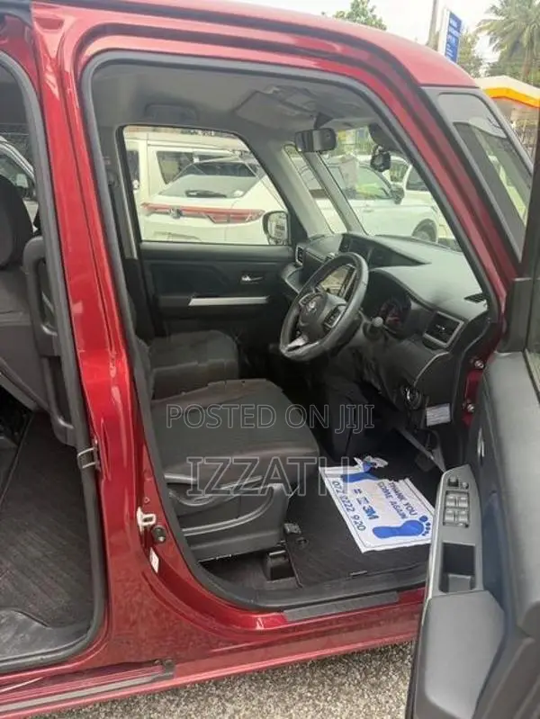 Toyota Roomy 2023