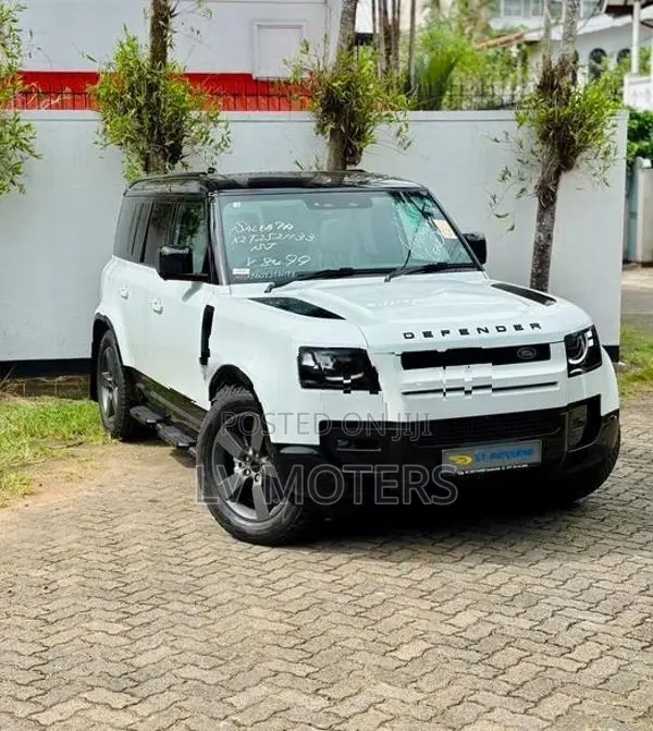 Land Rover Defender X-Dynamic 7 Seater 2026