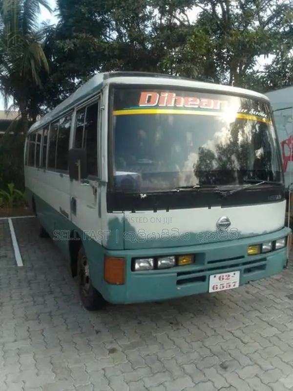 Nissan Civilian 1988