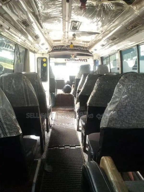 Nissan Civilian 1988