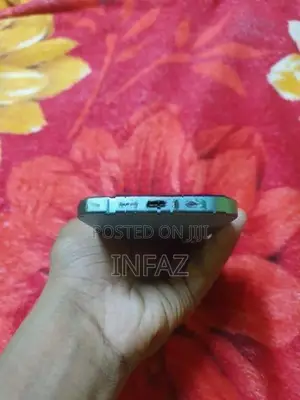 Apple iPhone 16 (Used)