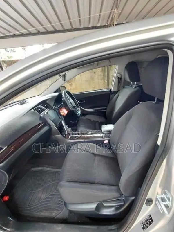 Toyota Premio 2017