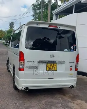 Toyota Hiace KDH 2016