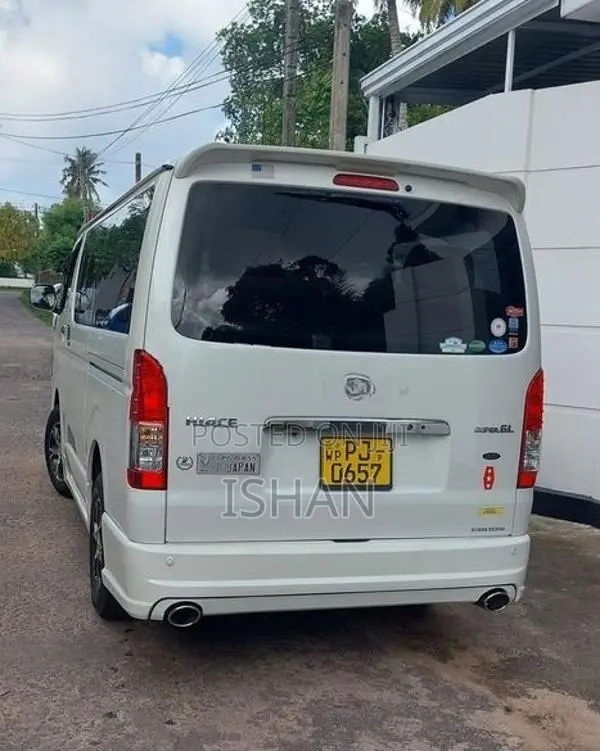 Toyota Hiace KDH 2016
