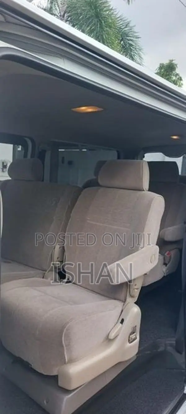 Toyota Hiace KDH 2016