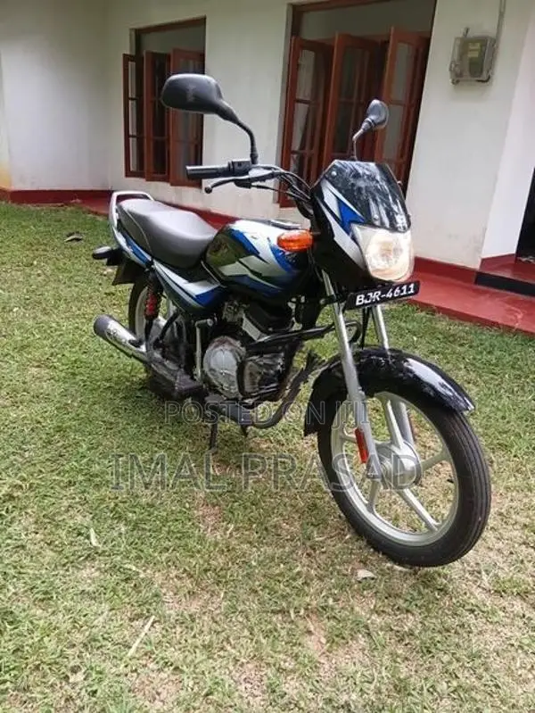 Bajaj CT100 2025