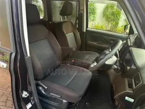 Toyota Roomy Custom G Turbo 2025