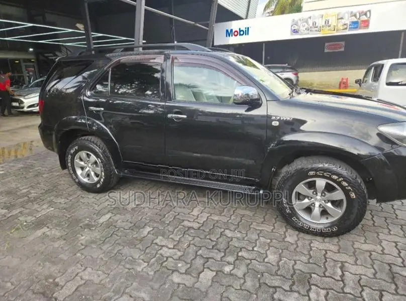 Toyota Fortuner 2006
