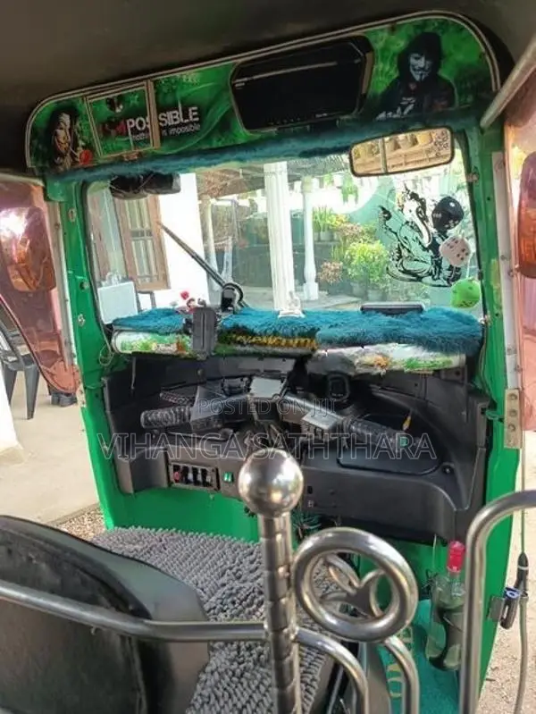 Bajaj RE 2015