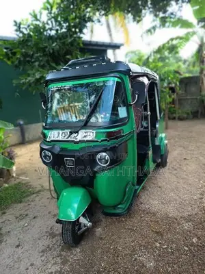 Bajaj RE 2015