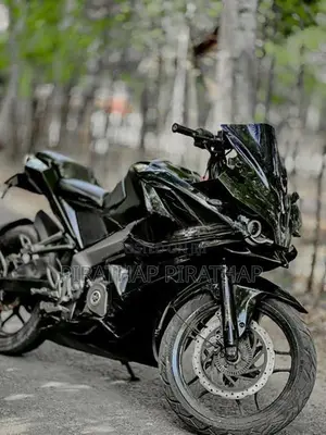 Bajaj Pulsar RS200 2016