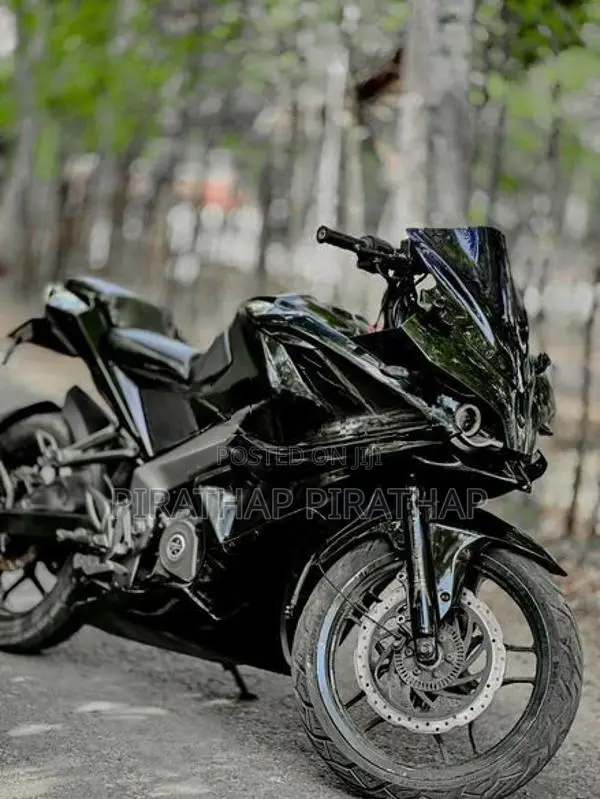 Bajaj Pulsar RS200 2016
