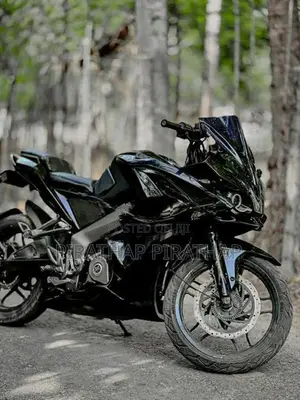 Bajaj Pulsar RS200 2016