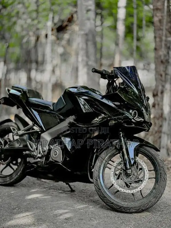 Bajaj Pulsar RS200 2016