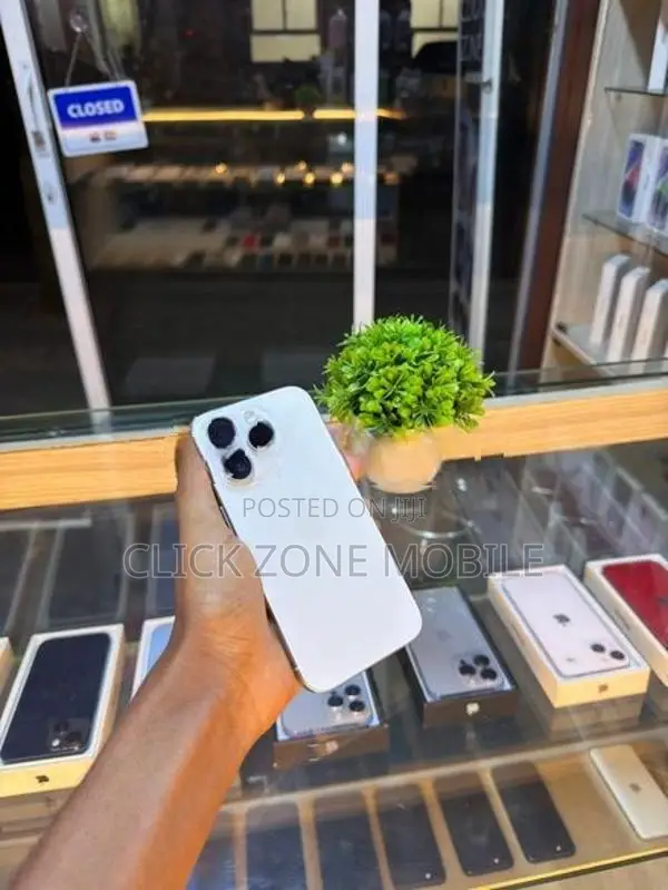 Apple iPhone 15 Pro (Used)