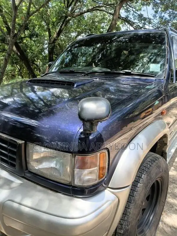 Isuzu Bighorn 1996