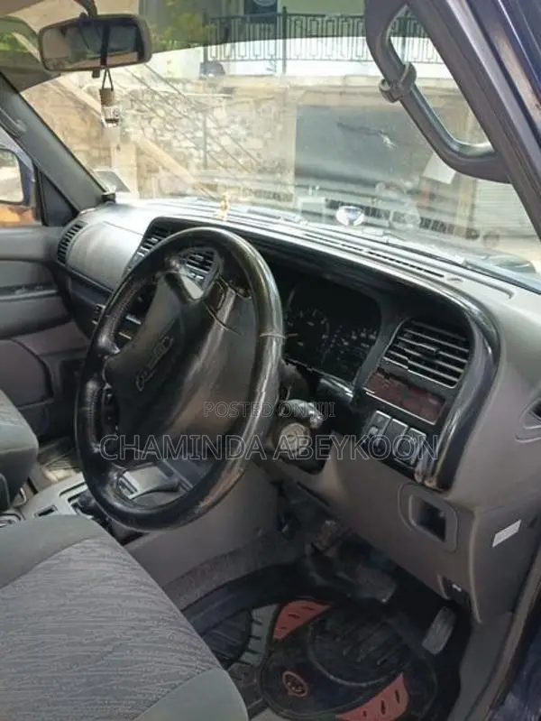 Isuzu Bighorn 1996