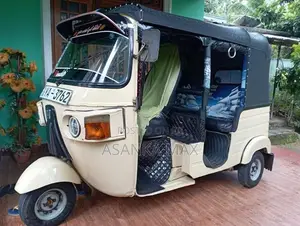 Bajaj RE 2010