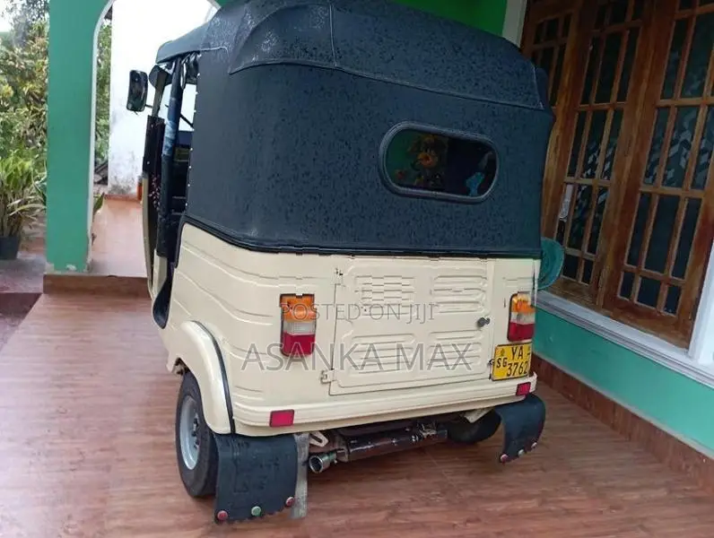 Bajaj RE 2010