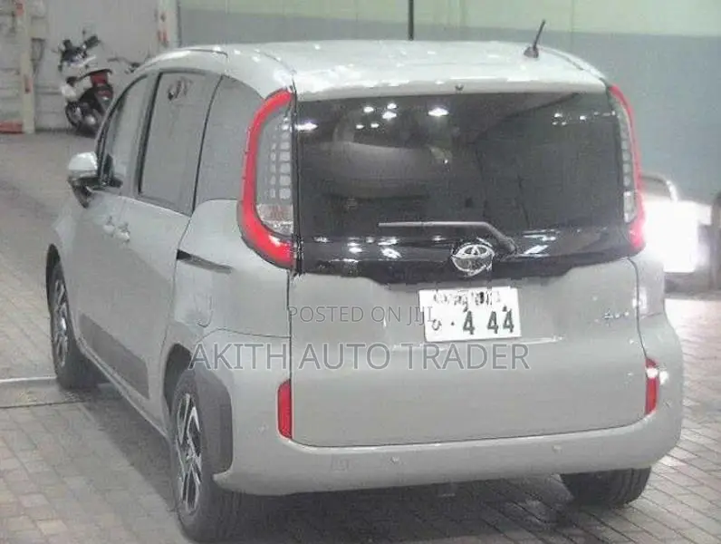 Toyota Sienta Z 2026
