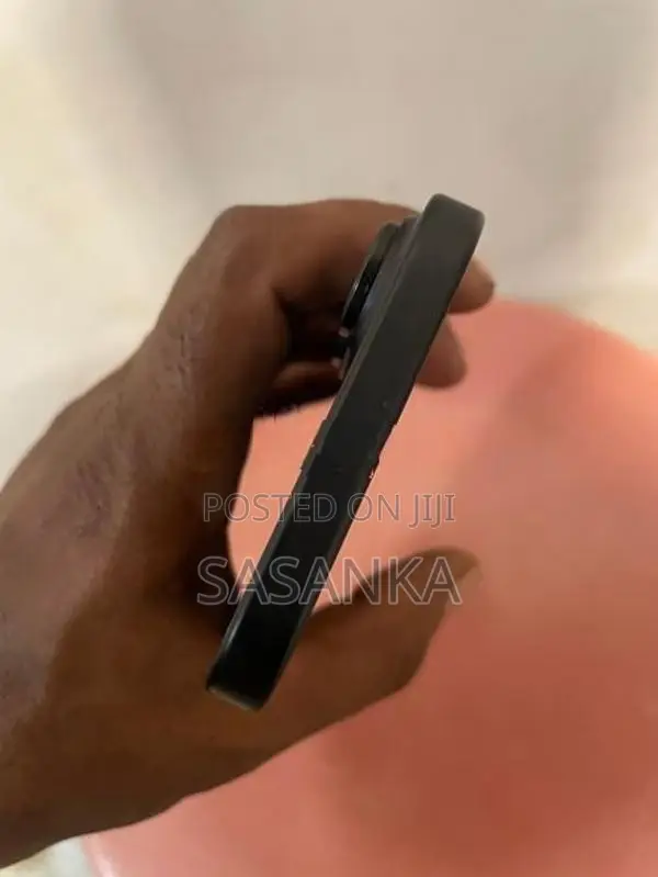 Apple iPhone 16 (Used)