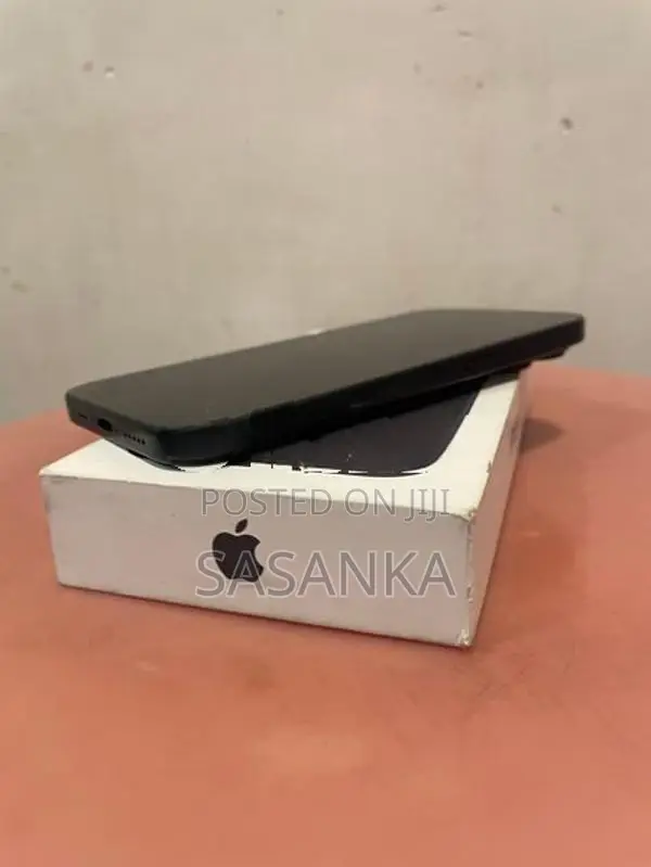 Apple iPhone 16 (Used)