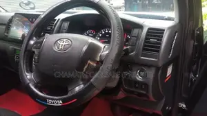 Toyota KDH 2016