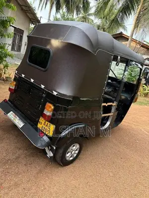 Bajaj RE 2012
