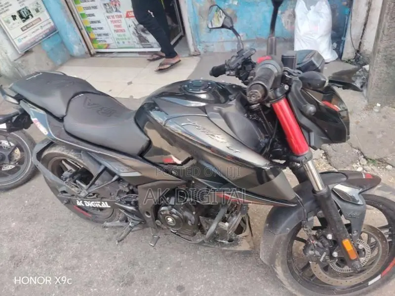 Bajaj Pulsar N160 2024