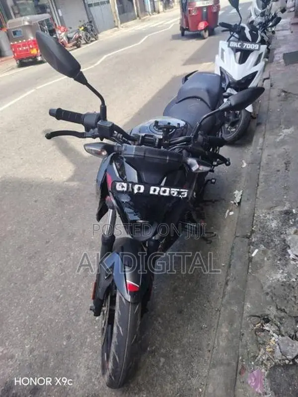 Bajaj Pulsar N160 2024