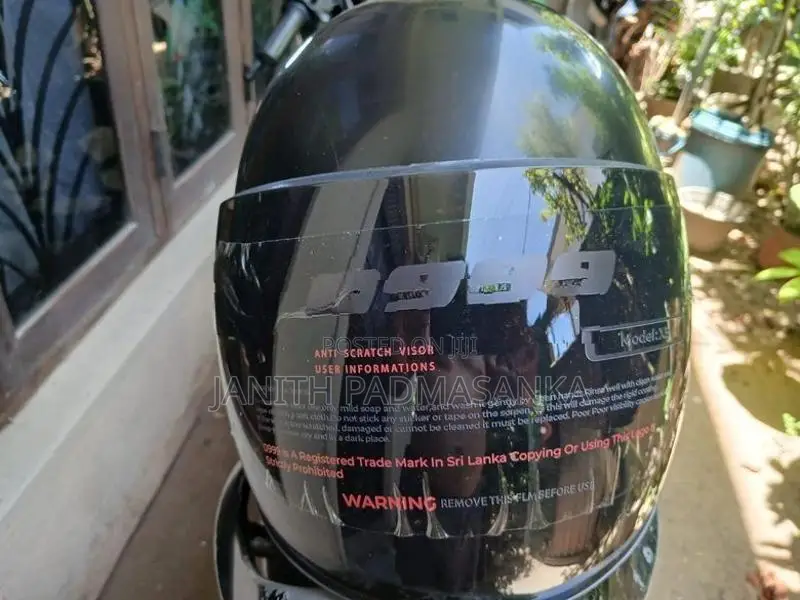 2 Helmets