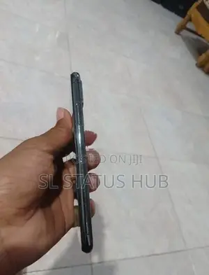 Apple iPhone XS (Used)
