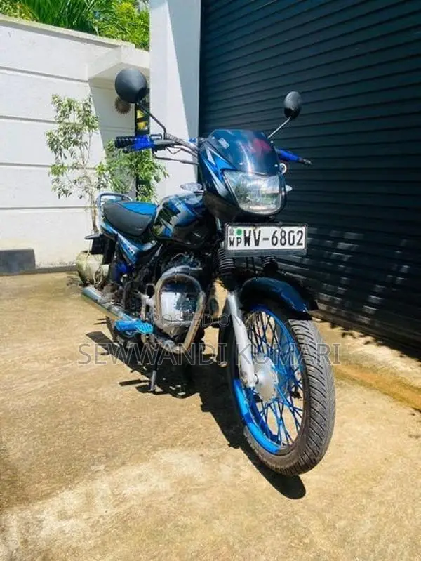 Bajaj CT100 2011