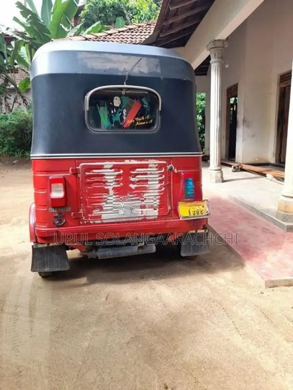 Bajaj RE 2012