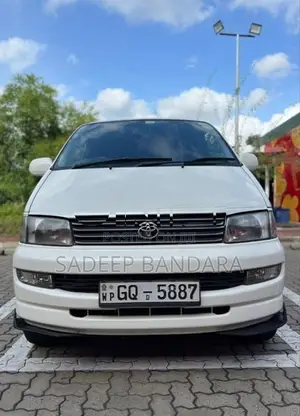 Toyota Regius 2002