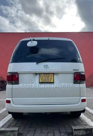 Toyota Regius 2002