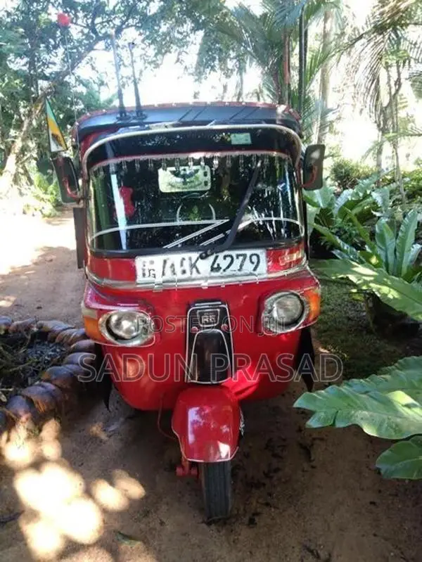 Bajaj RE 2013