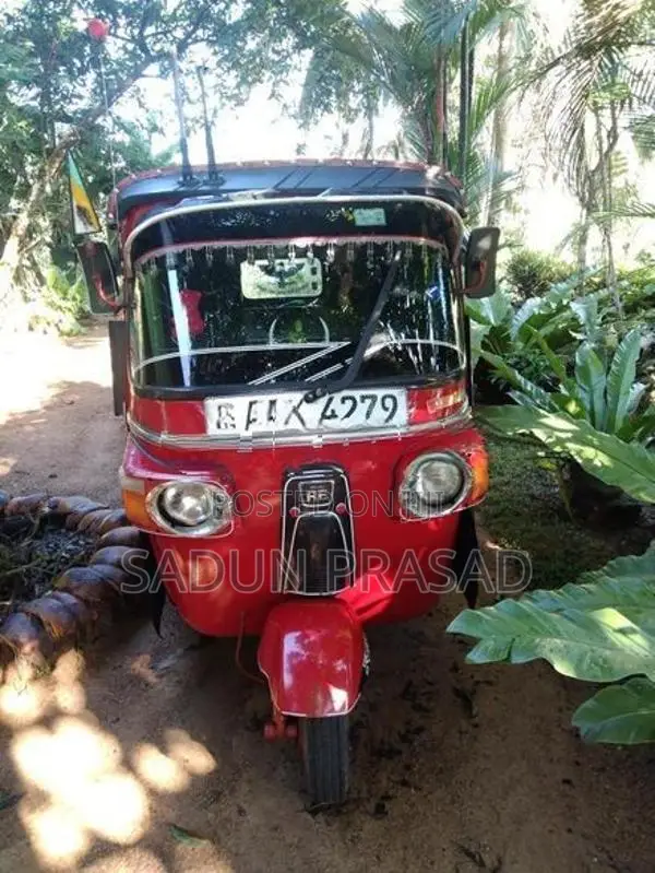 Bajaj RE 2013