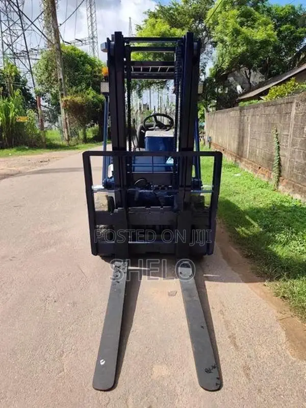 2.5T Komatsu Forklift 2000