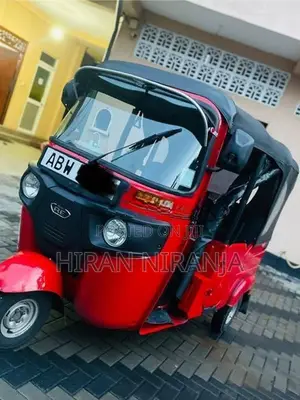 Bajaj RE ABW 2025