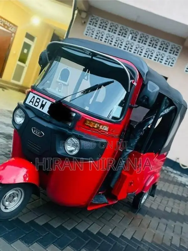 Bajaj RE ABW 2025